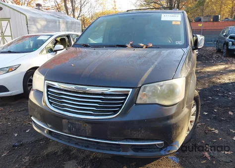 2012 Chrysler Town & Country Touring-L z USA, uszkodzony, nr VIN 2C4RC1CG8CR338947